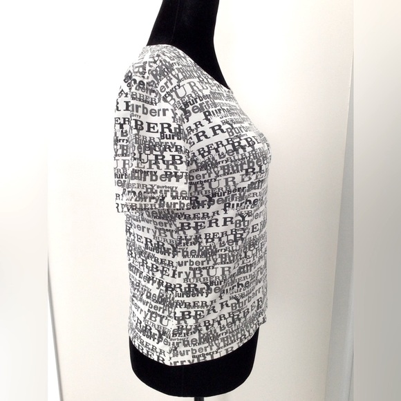 BURBERRY T-Shirt White with Burberry Print All-Over Women Small.
Rare edition - Picture 3 of 6